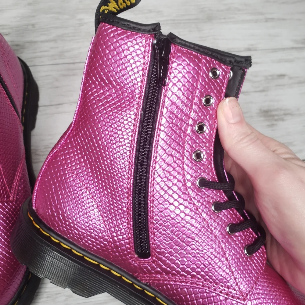 Doc Martens Reptile Emboss Pink Combat Boots Dr. Marten 1460 Size 6 Textured - Picture 4 of 10